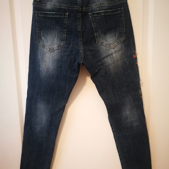 Jeans with Rhinestones - Picture 4 of 4